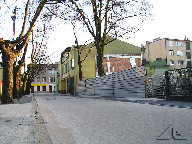 Ulica Przechodnia - sala gimnastyczna przy dawnej szkole podstawowej nr 1 zosta³a w ostatnim tygodniu zdemontowana.