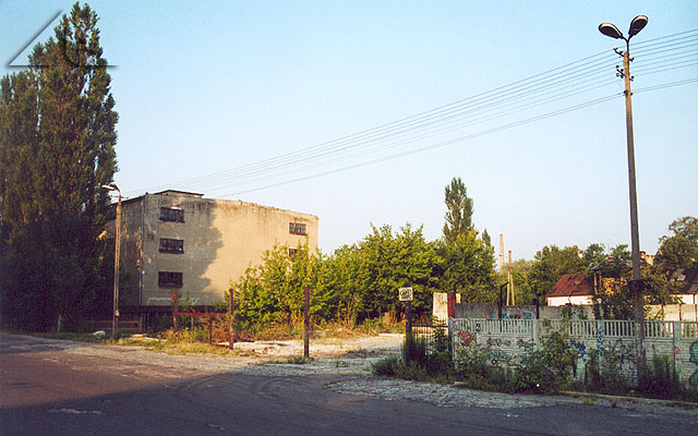 Huta. Tutaj kiedy¶ by³a wielka "piaskownica". Dzieci mia³y radochê bawi±c siê w bia³ym piasku.